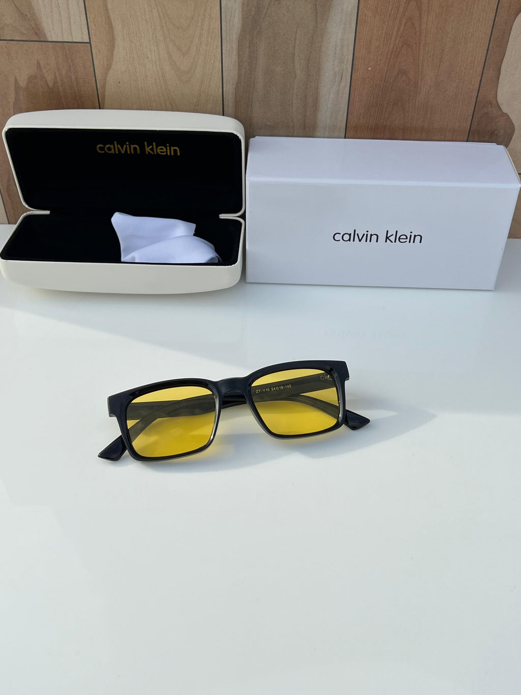 Cal Y10 yellow A