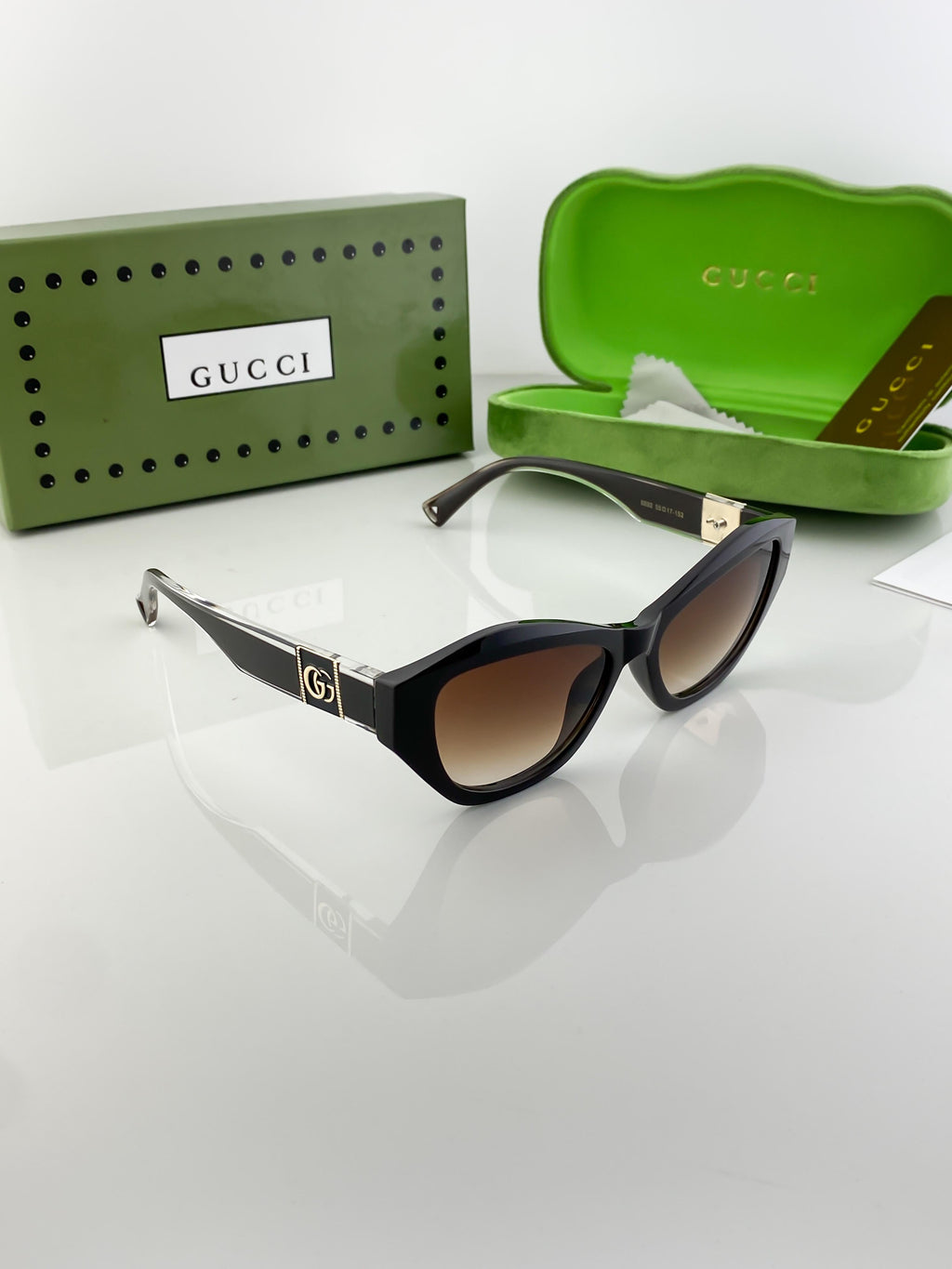 GUI BROWN 8892 B