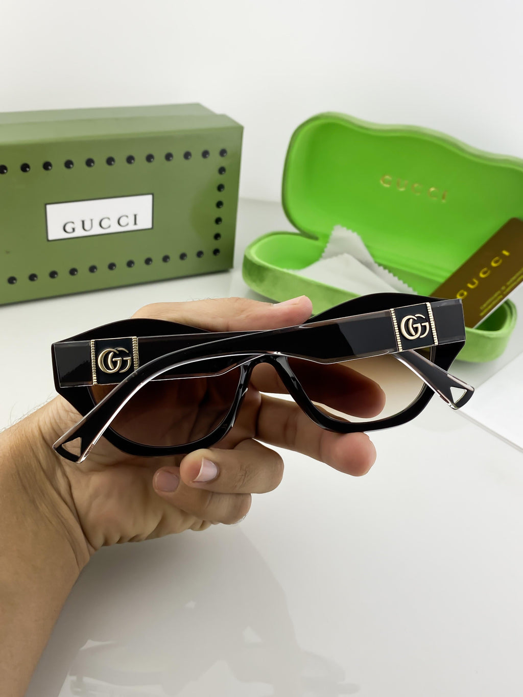 GUI BROWN 8892 B