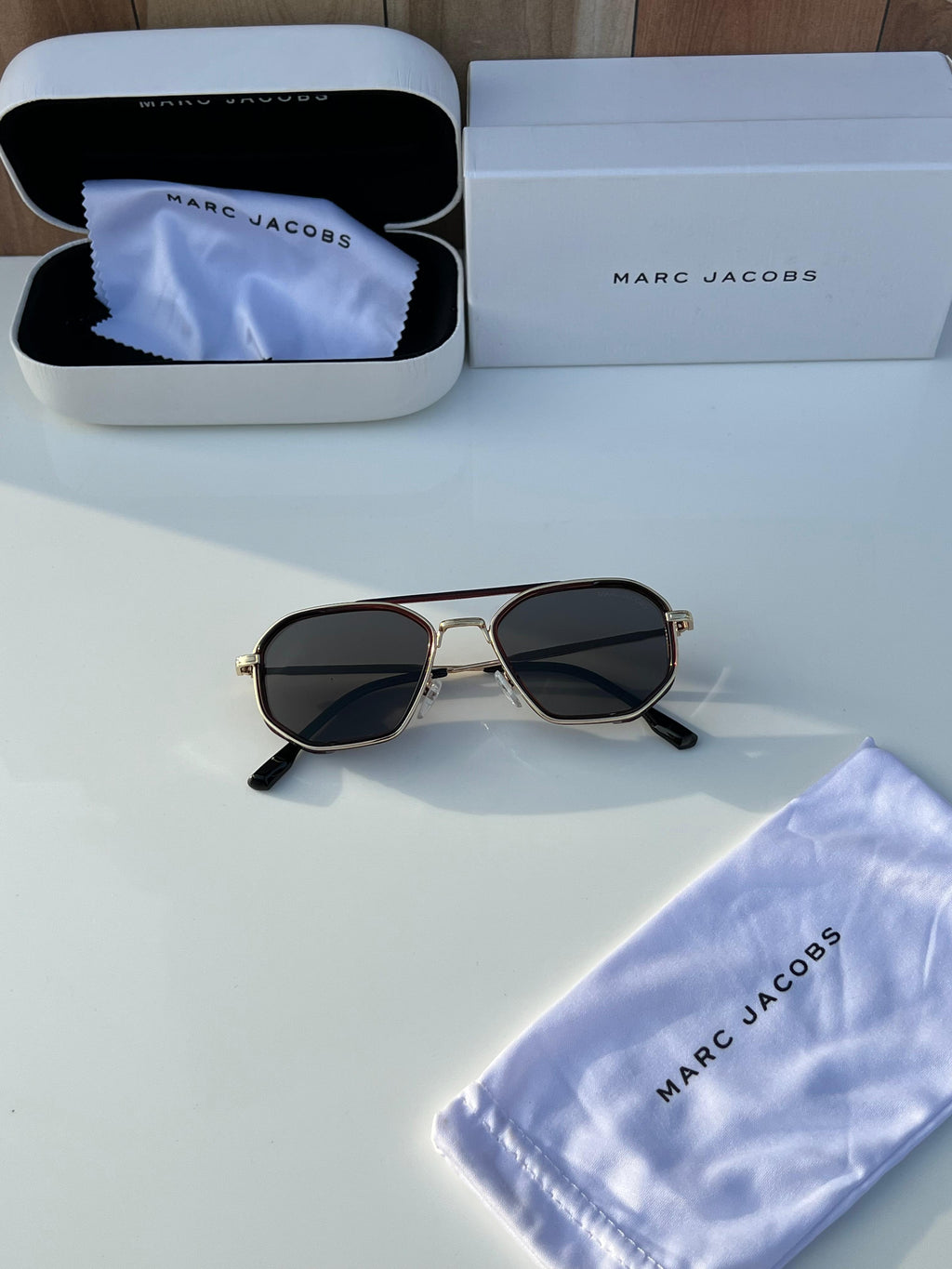 Mar  gold brown A