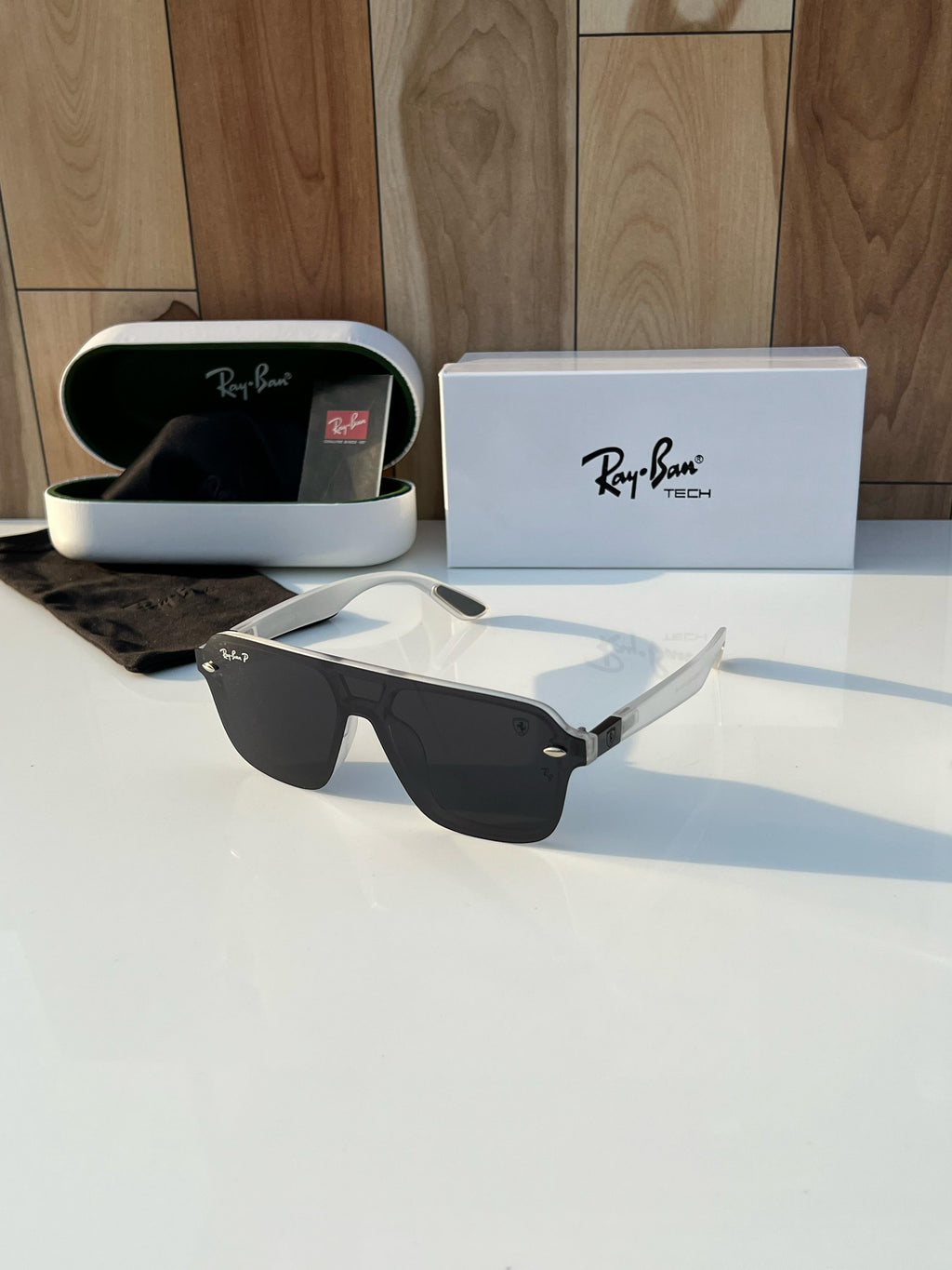 Ray  4904 white black A