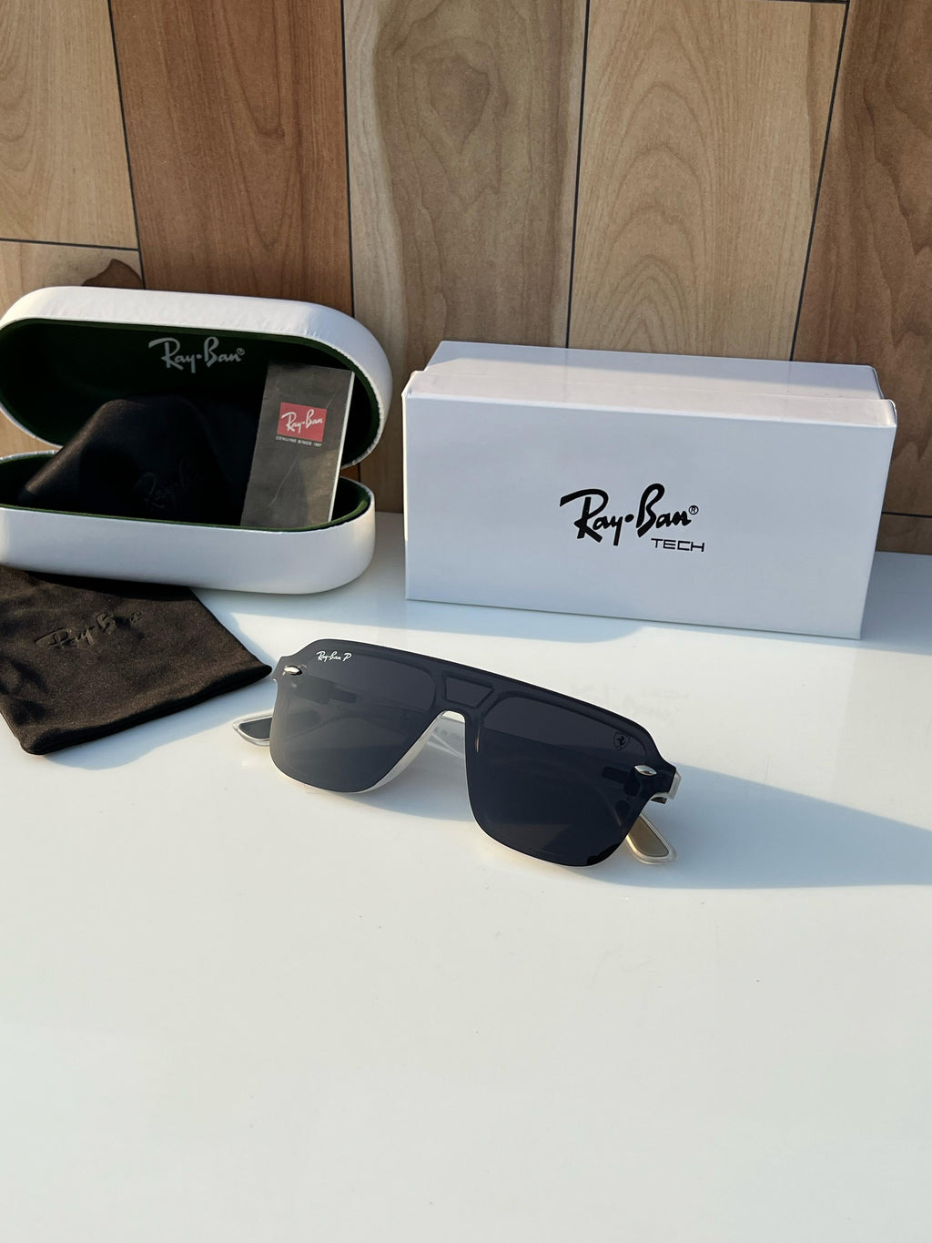 Ray  4904 white black A
