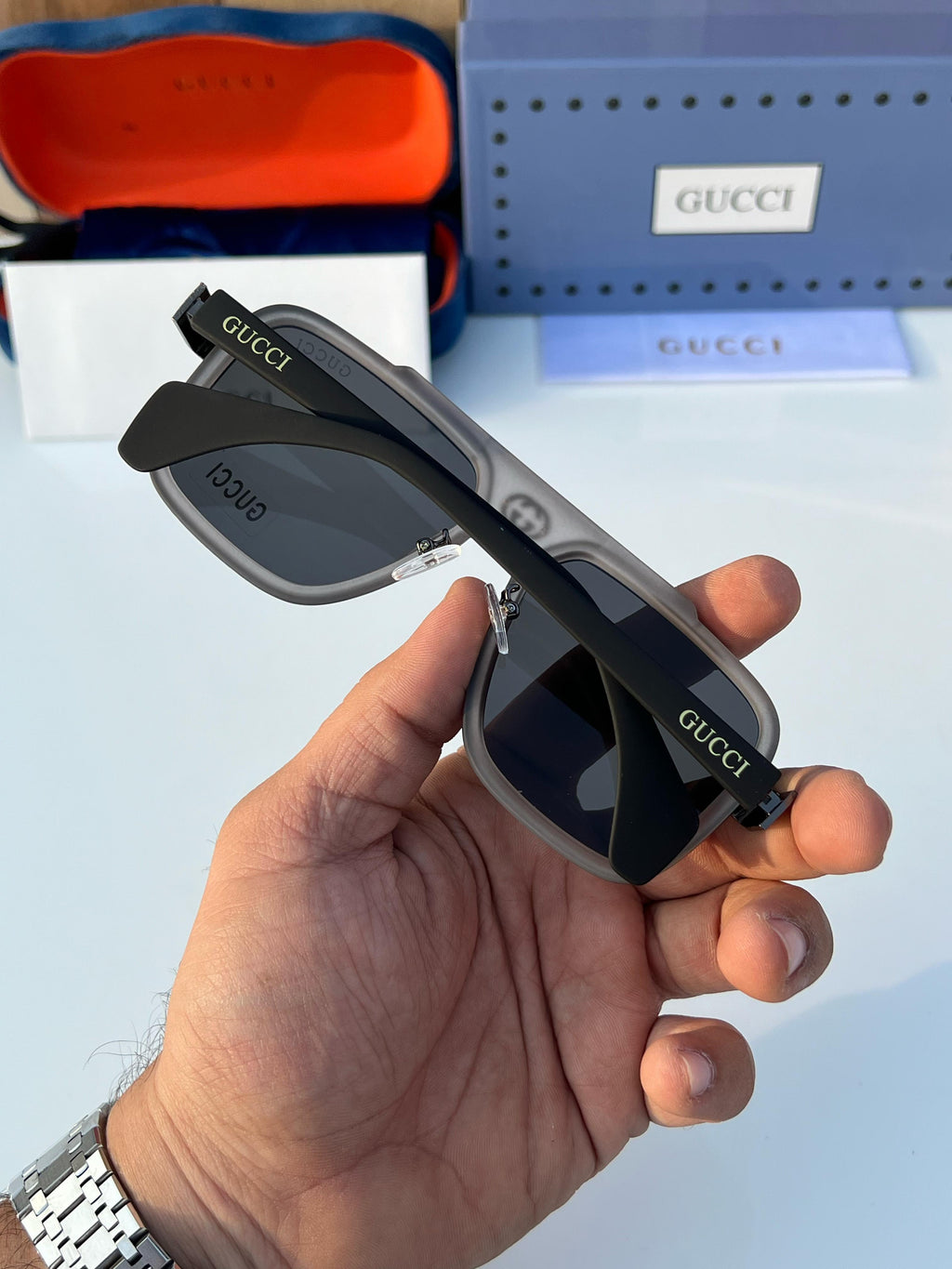 Gu_cc_i 1295 grey A