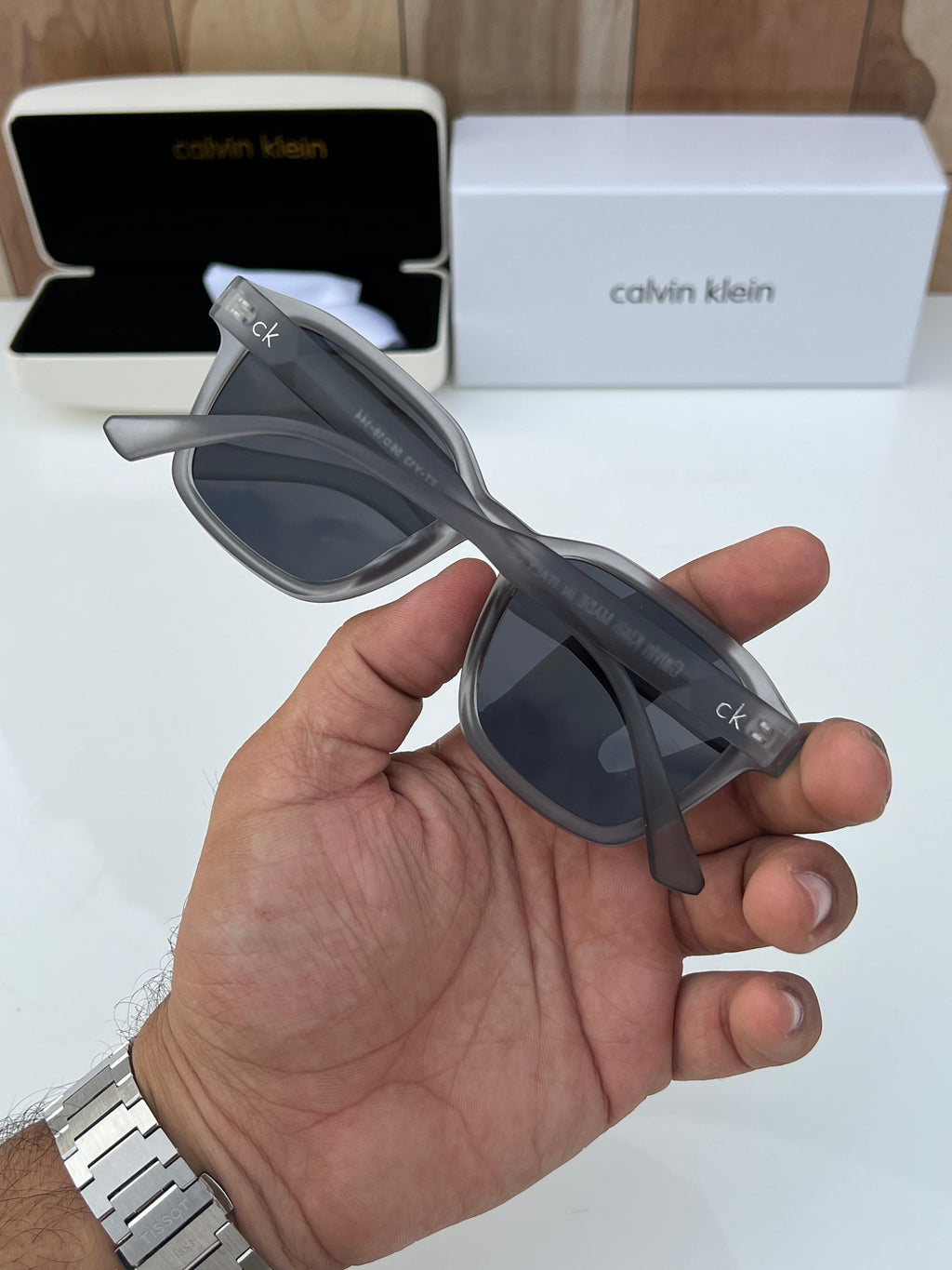 Calvi_n_klein 4582