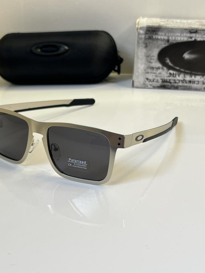 Oakle_y metal sunglass with Imported kit box