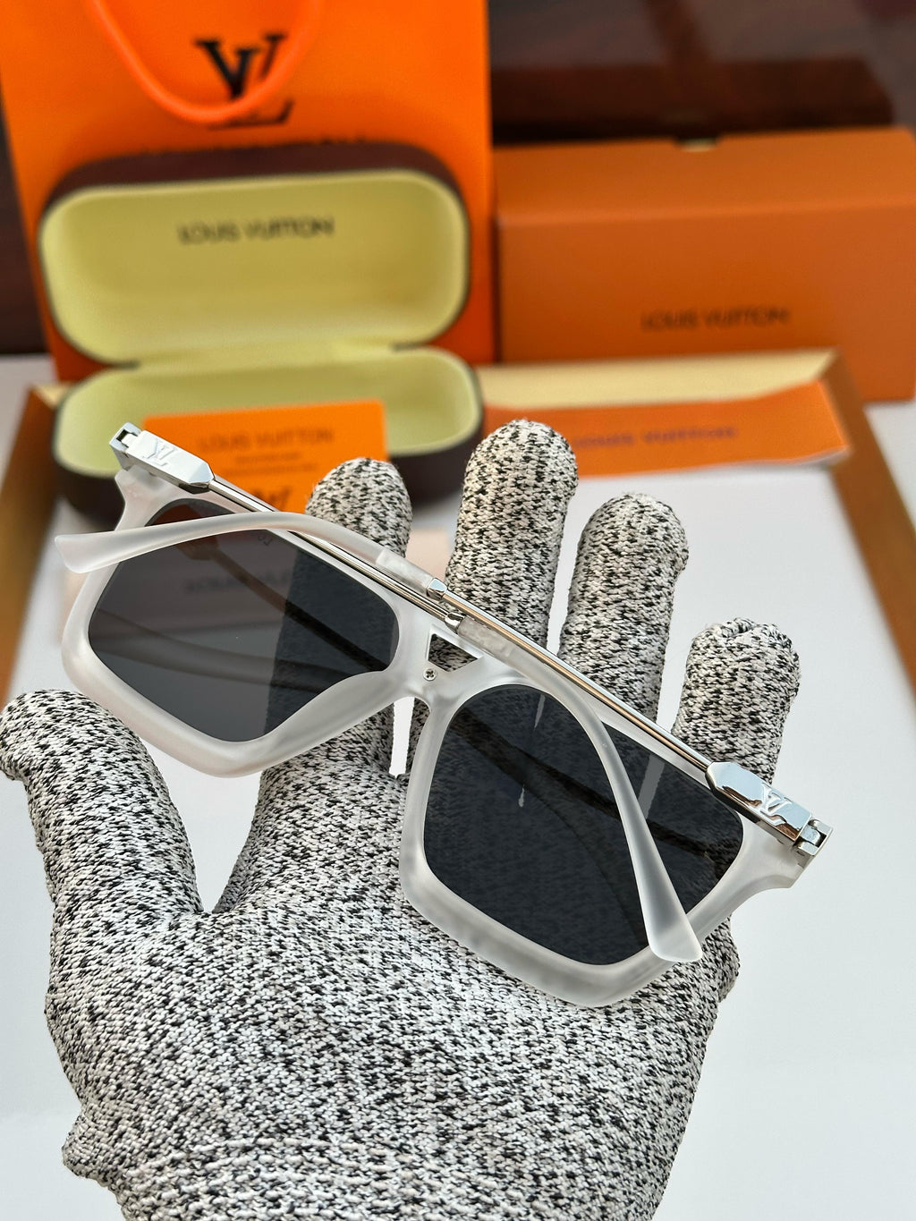 Lo-ve E sunglass