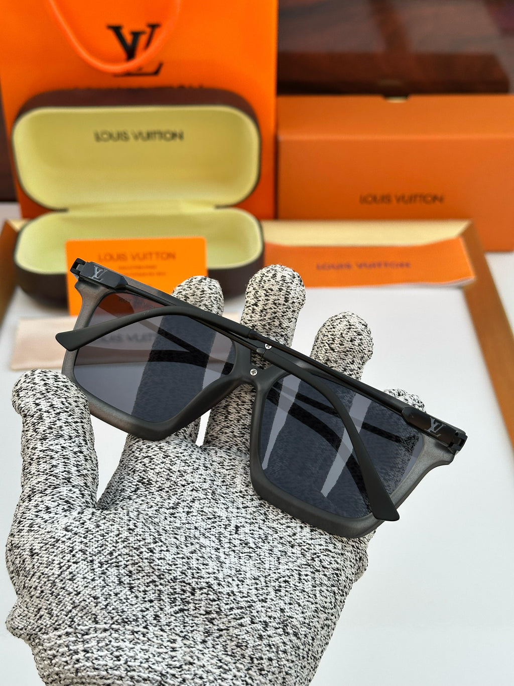 Lo-ve E sunglass