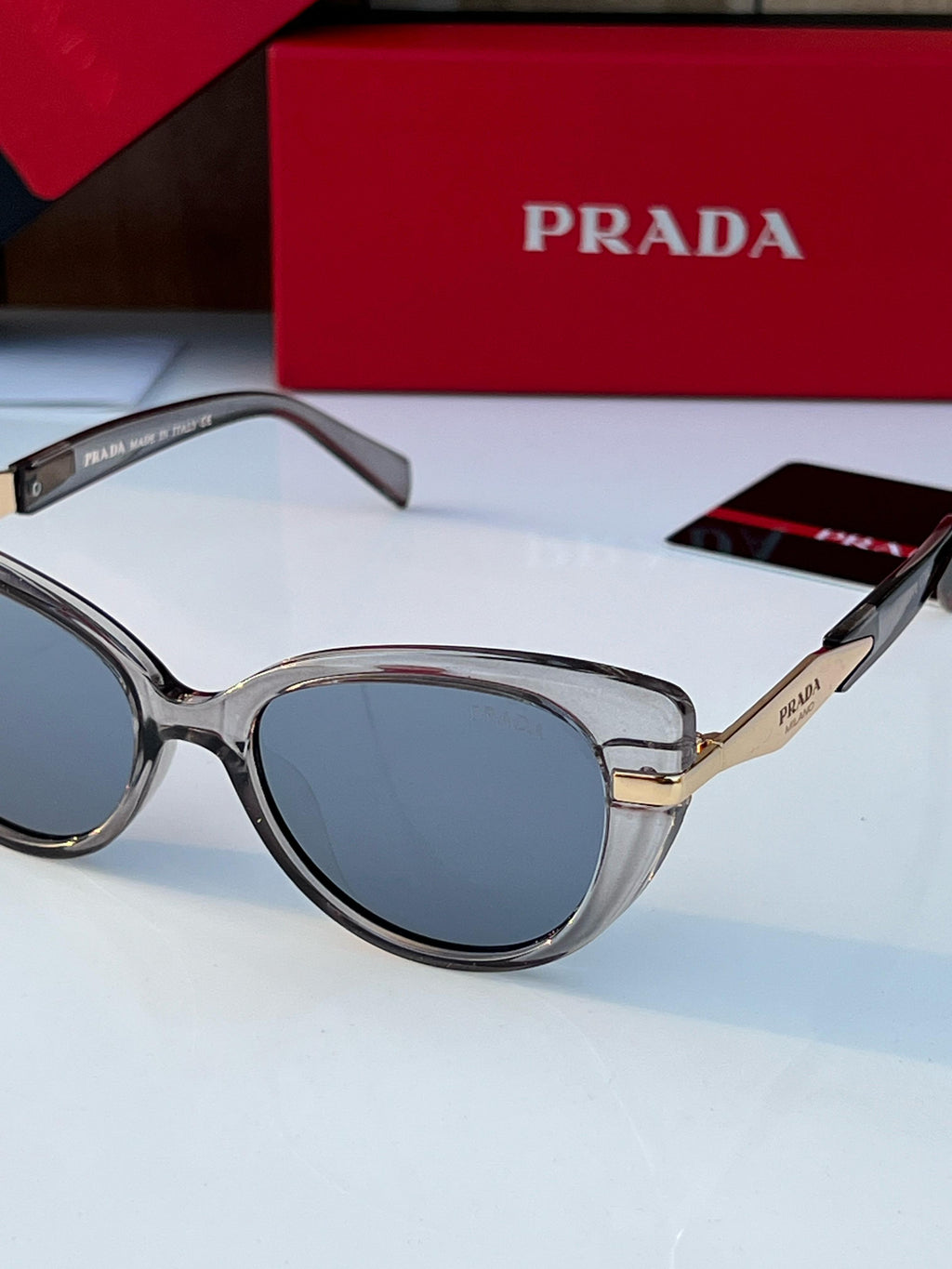 Pr-ada 3373 grey