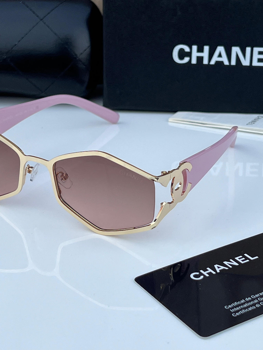 Cha-ne-l pink