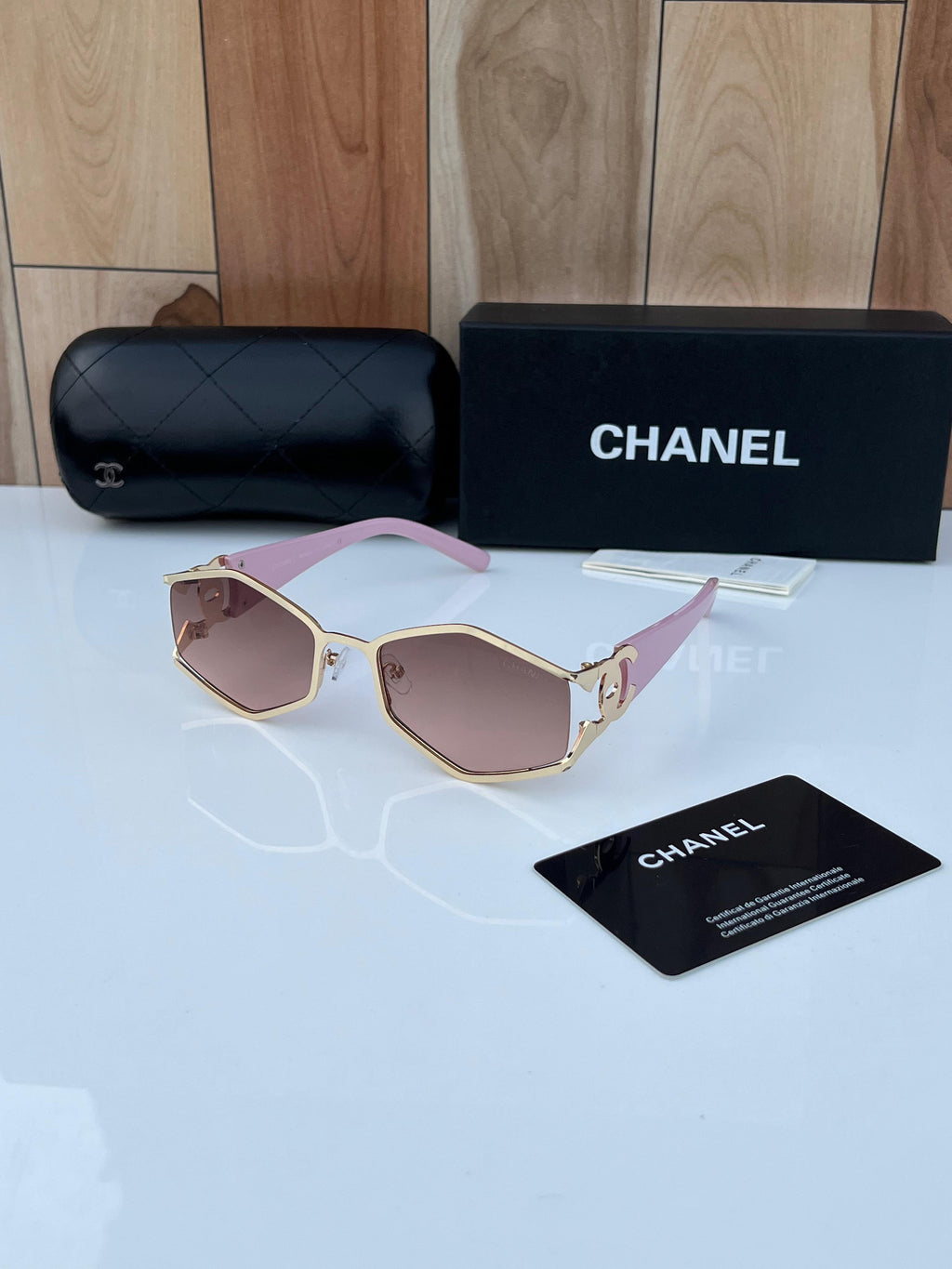 Cha-ne-l pink